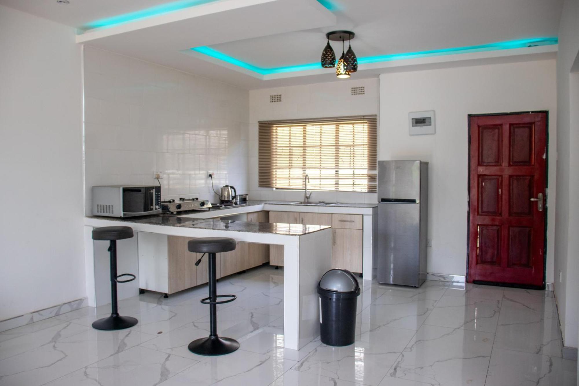 Lowin Suites-One-Bed Apartments Лусака Екстериор снимка
